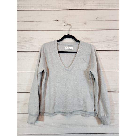 Abercrombie & Fitch Women's Gray Soft A&F‎ Cozy V-Neck Cropped Sweater Size S - Picture 1 of 6